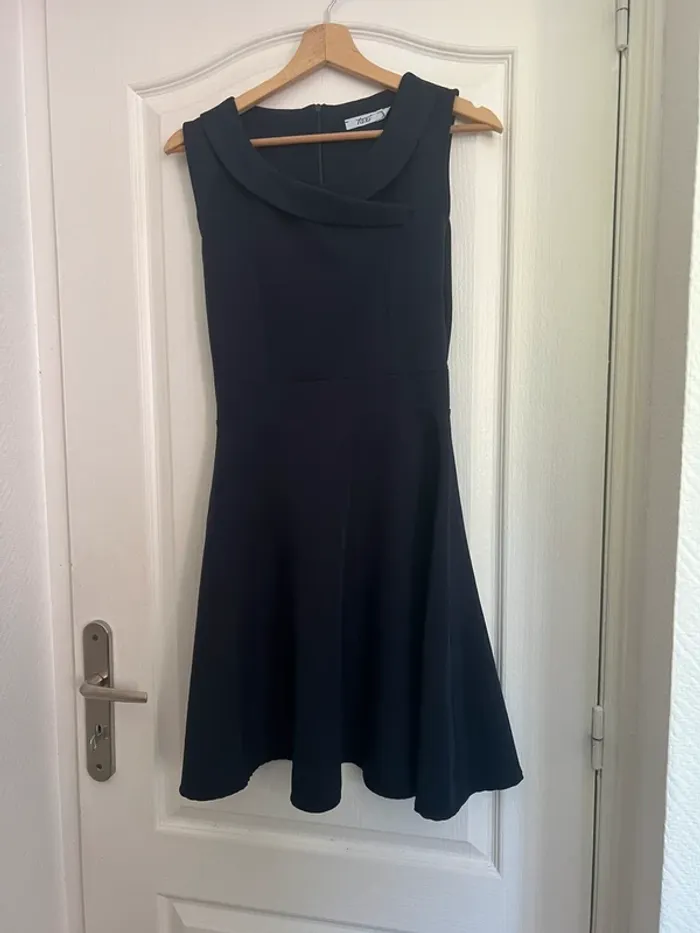 Robe bleu marine - photo numéro 2