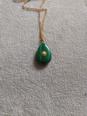 Collier pierre verte soleil