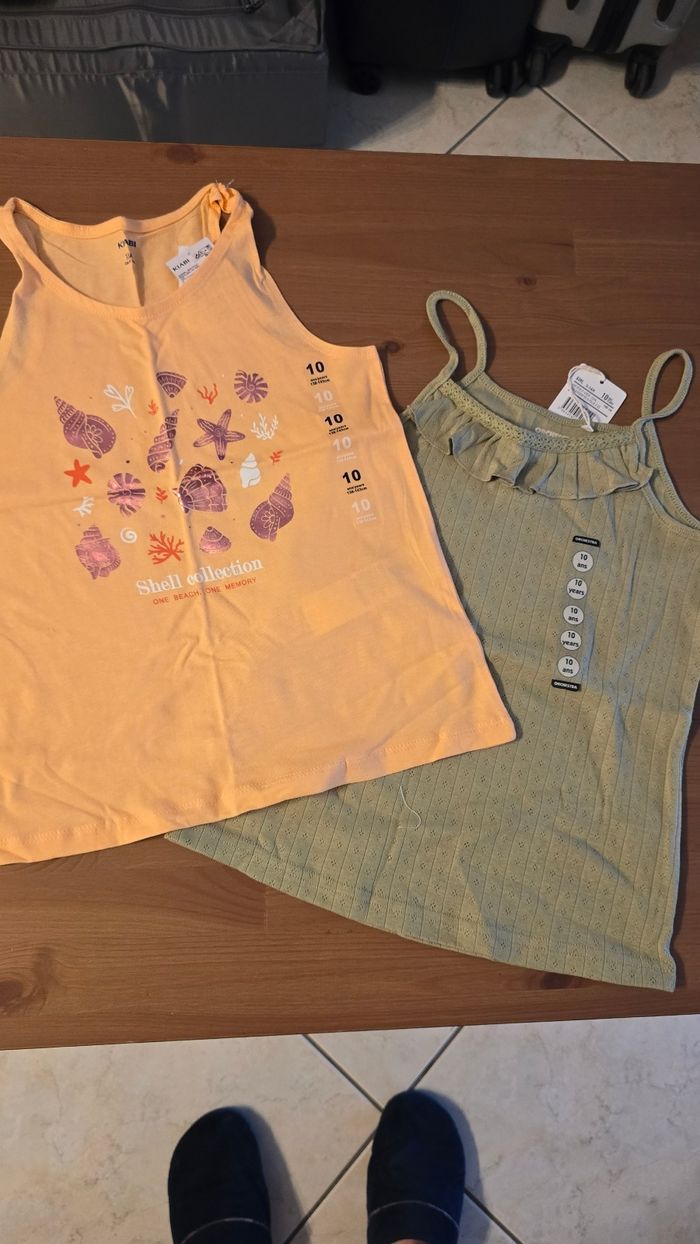 Neufs (non portés)🏷🏷😍🤩🥰 débardeurs 10 ans fille 😍🤩🥰