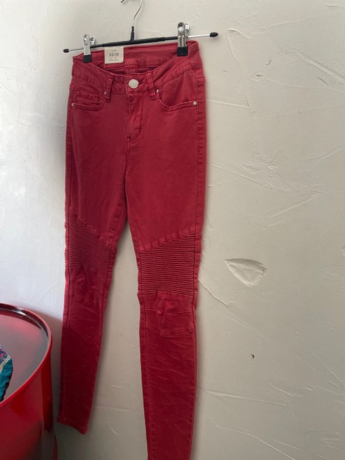 Jean skinny rouge n °577