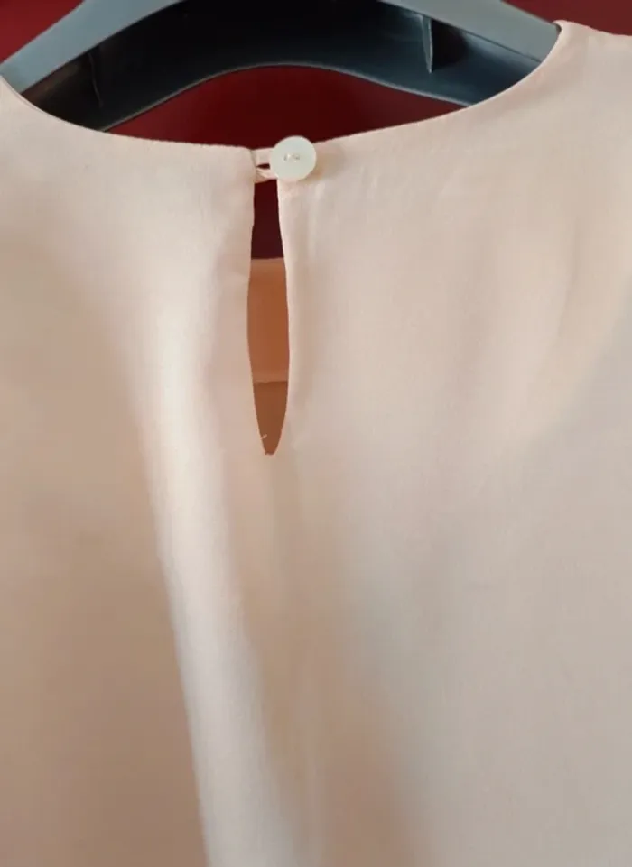 Blouse Azzuris t.38
Broderie calèche, vintage made in France - photo numéro 6