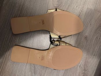 Sandales plates Zara