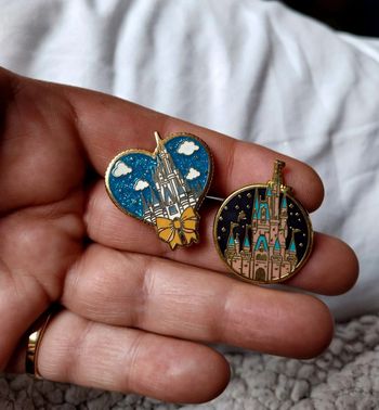 Pins chateaux disney fantasy
