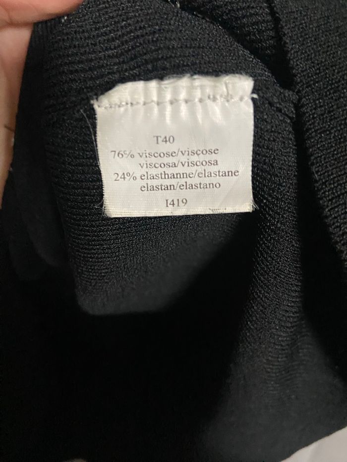 T-shirt en col V manches 3/4 avec strass - photo numéro 2