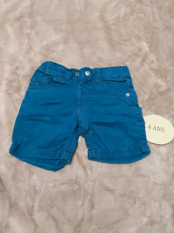 Short 4 ans
