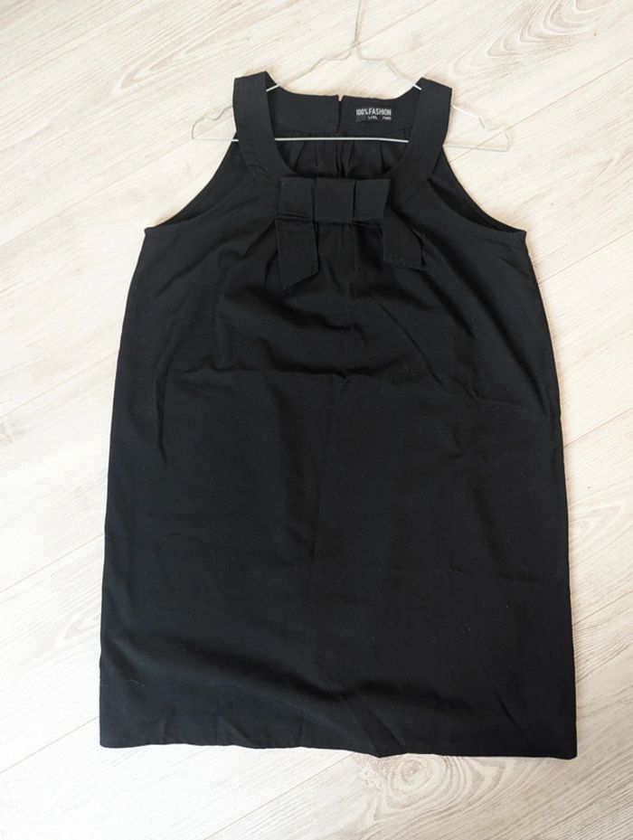 Robe courte noire fashion taille 38/40 neuve