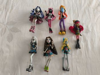 Lot figurines monster high