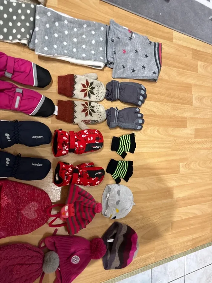 Vêtements hiver gants bonnets tour du cou - photo numéro 2