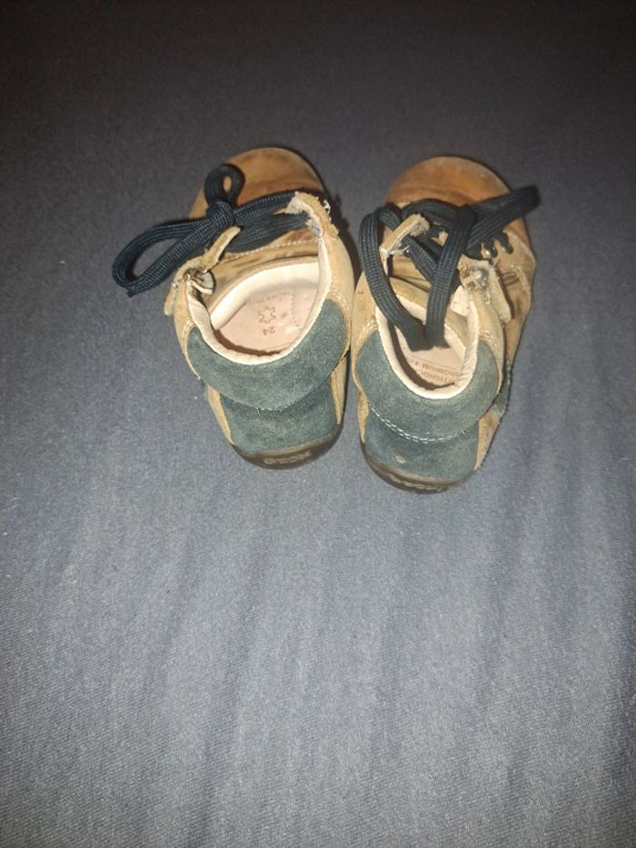 Baskets taille 24 - photo numéro 3