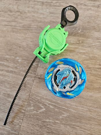 Toupie Beyblade B-130