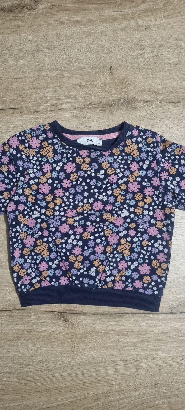 Pull fleuri C&A 24 mois 🌸 - photo numéro 2