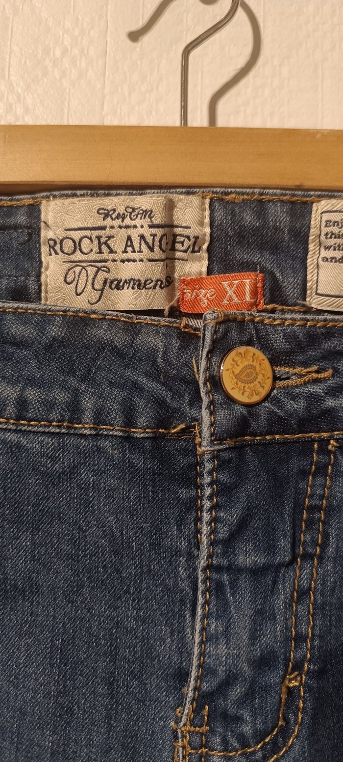 Jean Rock Angel délavé & destroy – patchs – coupe slim – taille XL - photo numéro 2