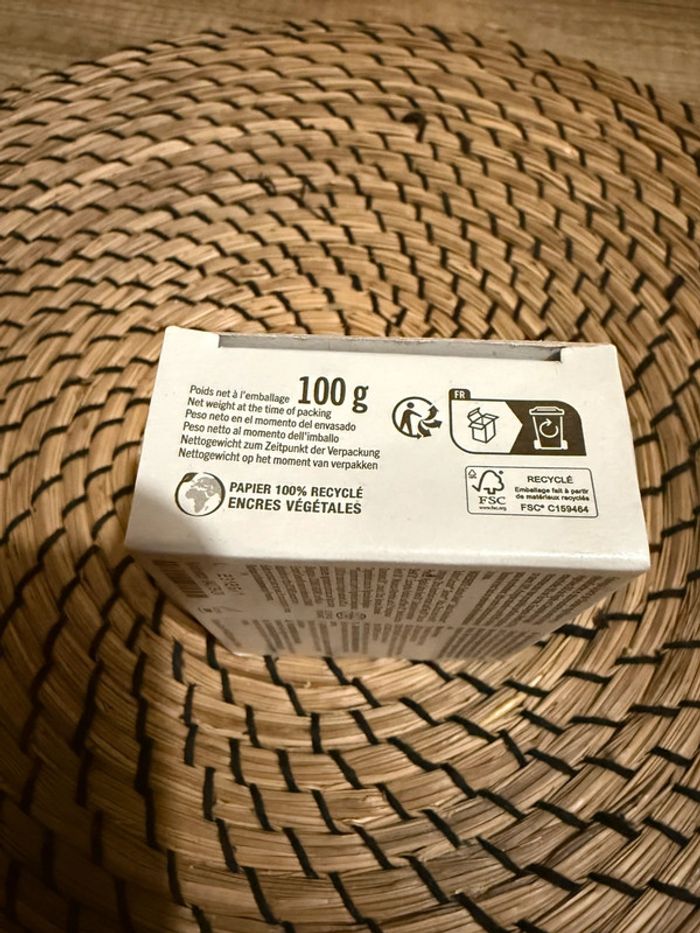 Savon végétal charbon detox Aroma Zone - photo numéro 5