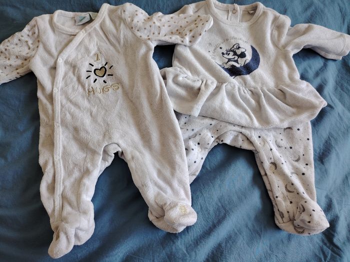 4 pyjamas et 6 bodies hiver - photo numéro 2