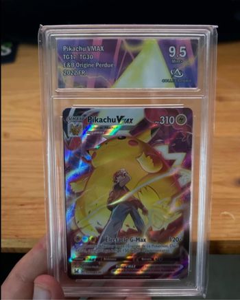 Carte Pokémon Pikachu Vmax TG17/TG30 Grade 9,5 Collection Aura - FR