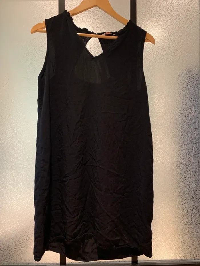 Robe courte noir - photo numéro 2