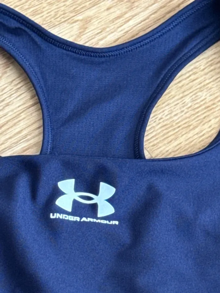 Brassière de sport under armour XS marine. - photo numéro 3