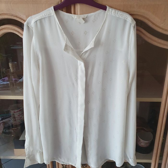 Chemise femme ecru H&M taille 42 avec léger motif
