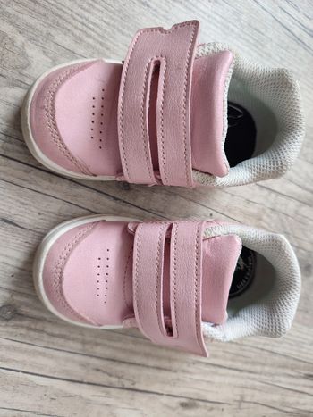 Basket rose scratch taille 21