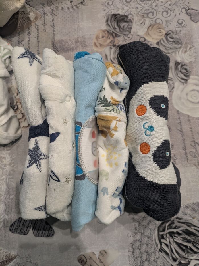 Lot vêtements naissance / 1  mois. - photo numéro 5