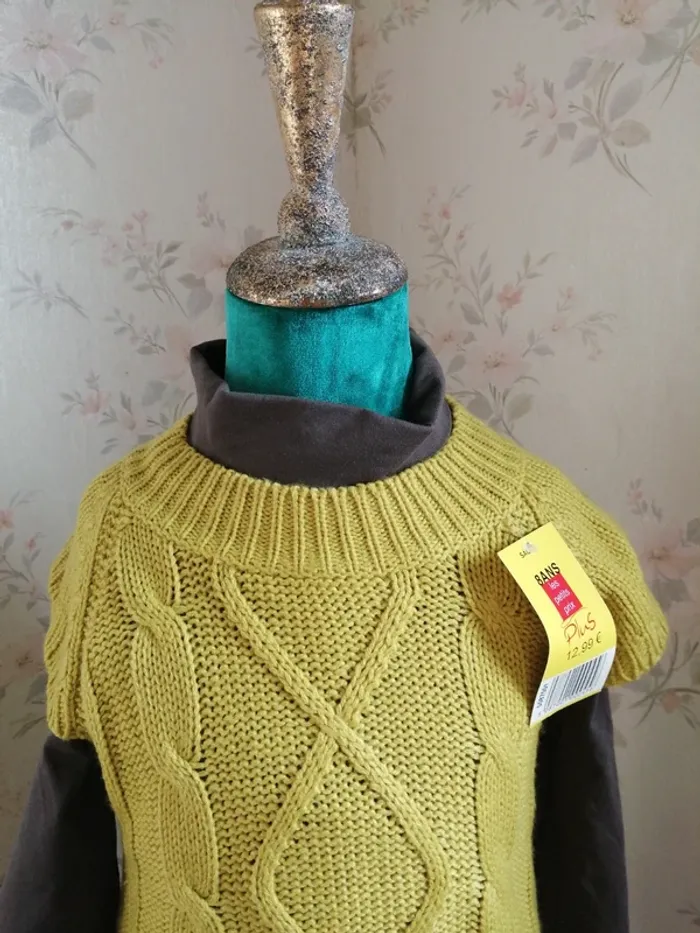 Pull vert en maille tressée sans manches et sous pull marron / zamba / (8ans) - photo numéro 4