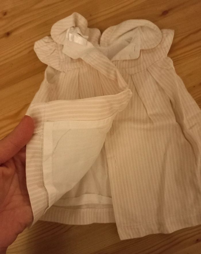 LOT 2 jolies robes naissance - photo numéro 2