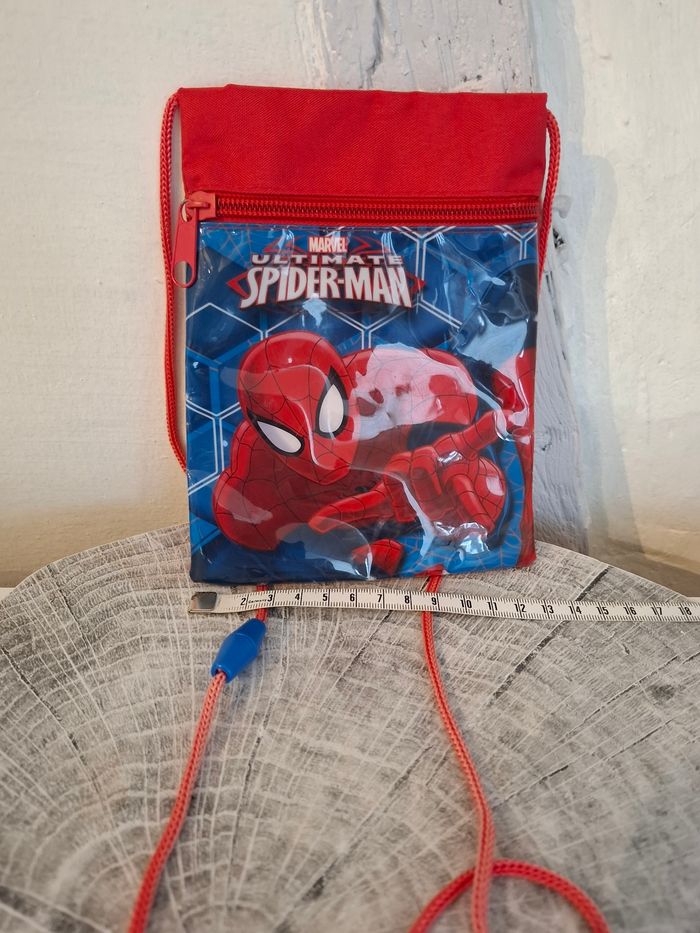 Cartable, trousse et pochette Spider-Man - photo numéro 8