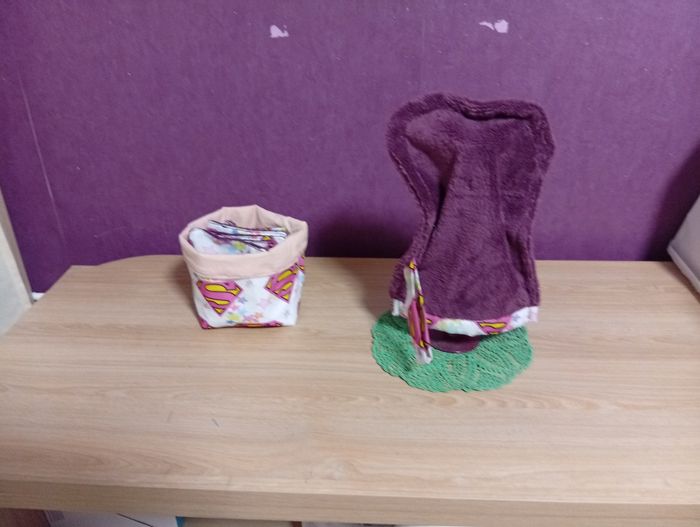 Vend accessoires de toilette neuf avec étiquette lingettes démaquillantes 12/12 CM plus gants de toilette 26/18 CM - photo numéro 4