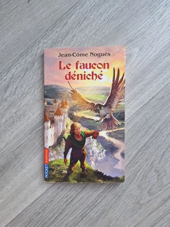 Livre Le faucon Déniché