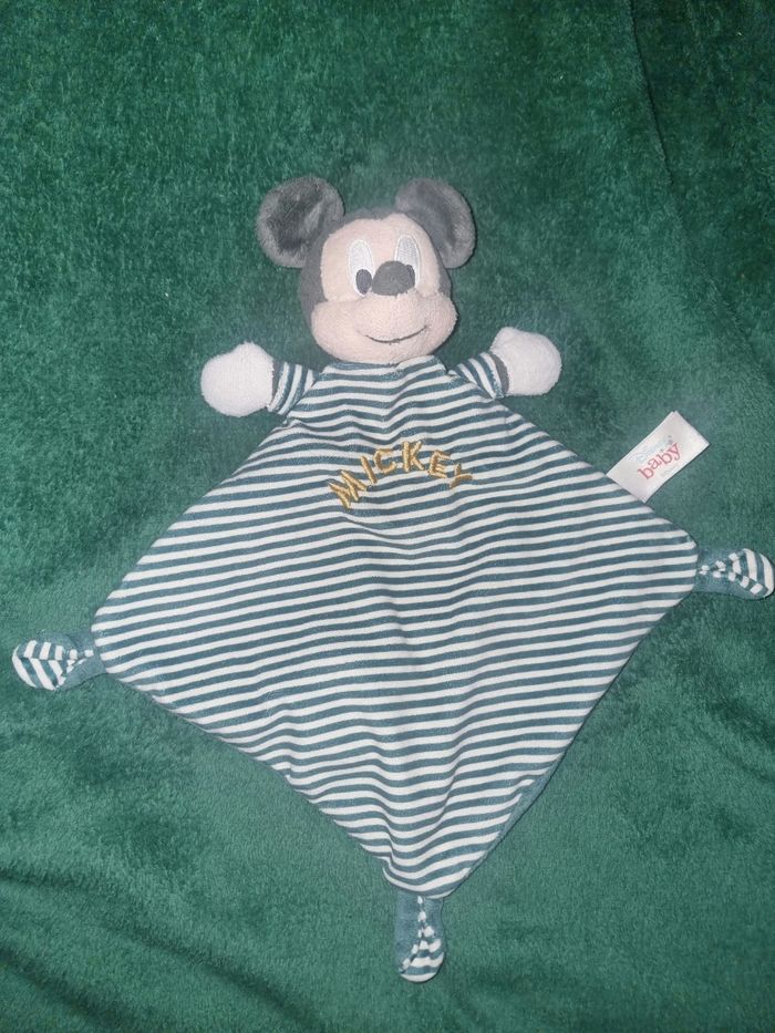 Doudou mickey kiabi