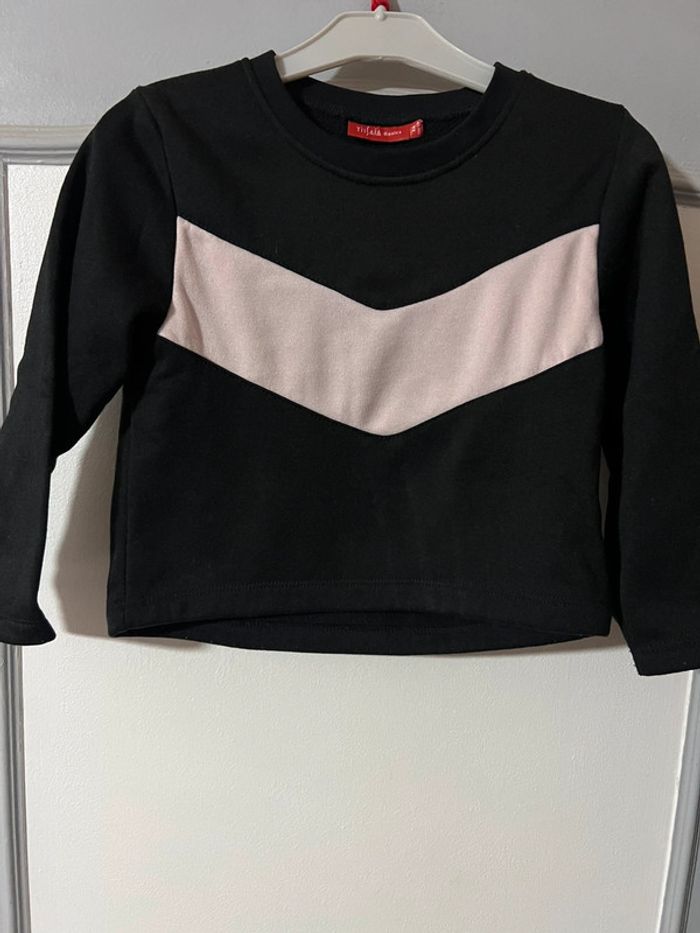 Pull fille taille 4 ans marque Tissaia très bon état