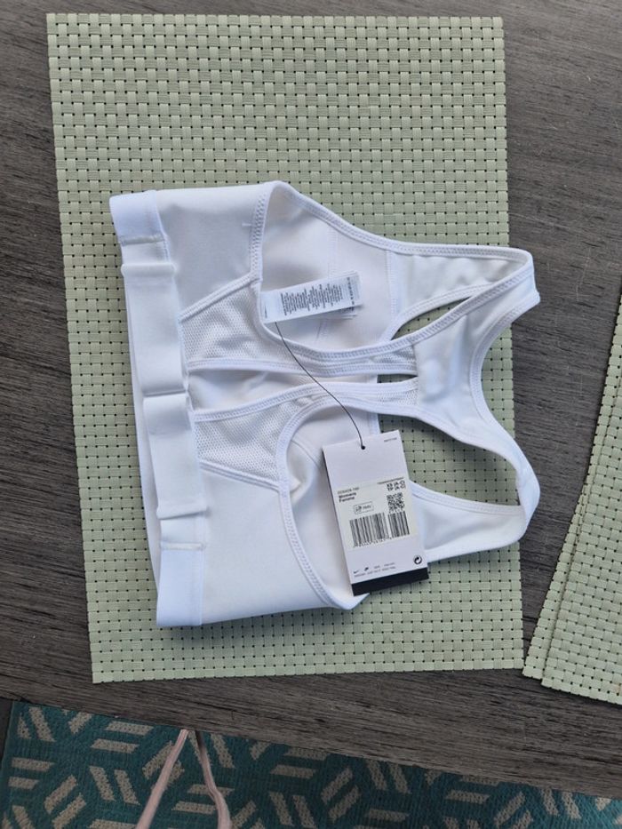 Brassière de sport Fitness Nike XS neuve dri fit - photo numéro 2