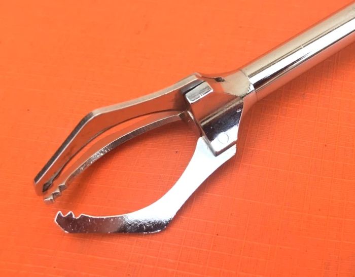 Années 1960 Pince " crabe " à glace / sucre Inox Bouton poussoir / 3 griffe - photo numéro 6