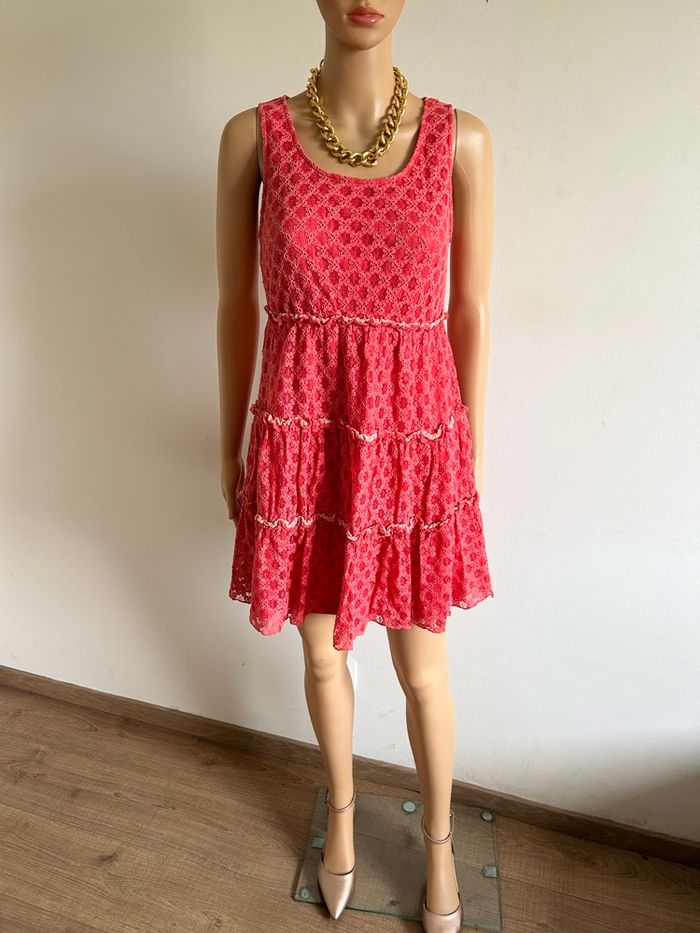 Robe rose corail en dentelle Molly Bracken taille 2 bon état - photo numéro 3
