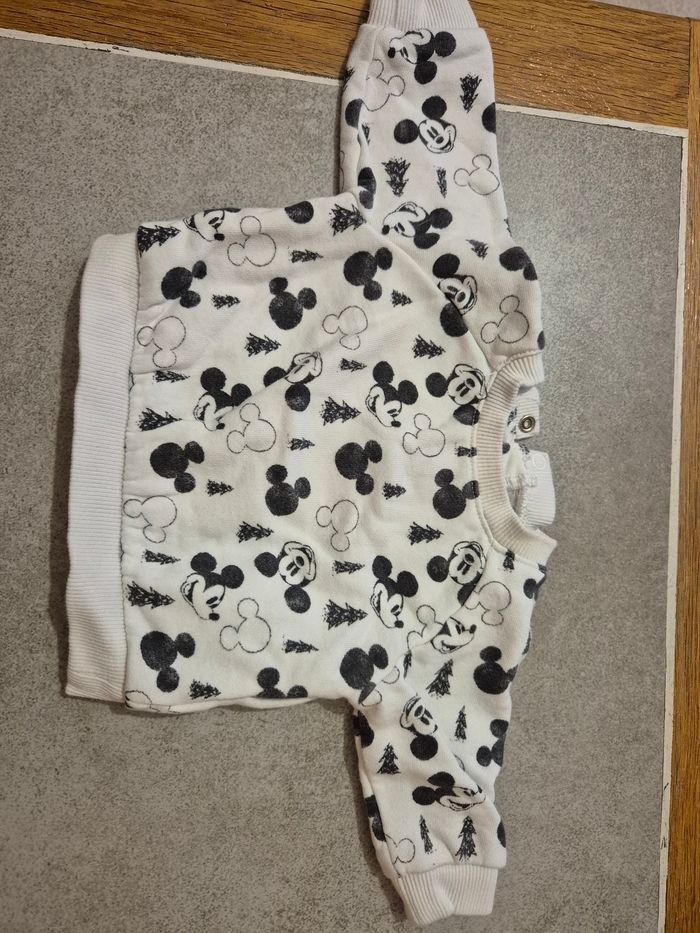 Ensemble Disney pour bébé garçon taille 3 mois - photo numéro 2