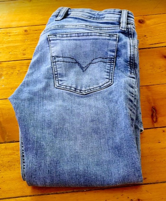 Jeans marque Diesel 12 ans - photo numéro 4