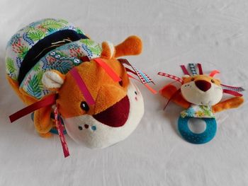 Jack le lion : Peluche découvertes et hochet de dentition - Lilliputiens