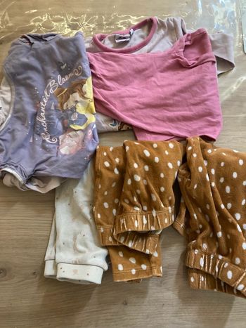 Lot de pyjamas 2 ans – Bon état, parfaits pour dépannage ou 2e main