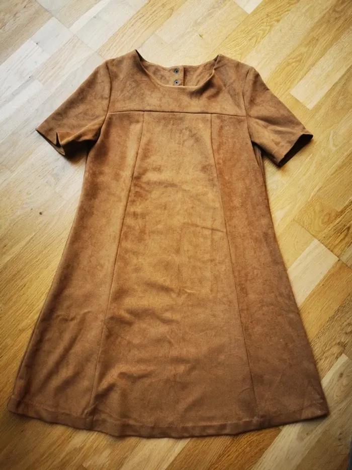 Robe en suédine