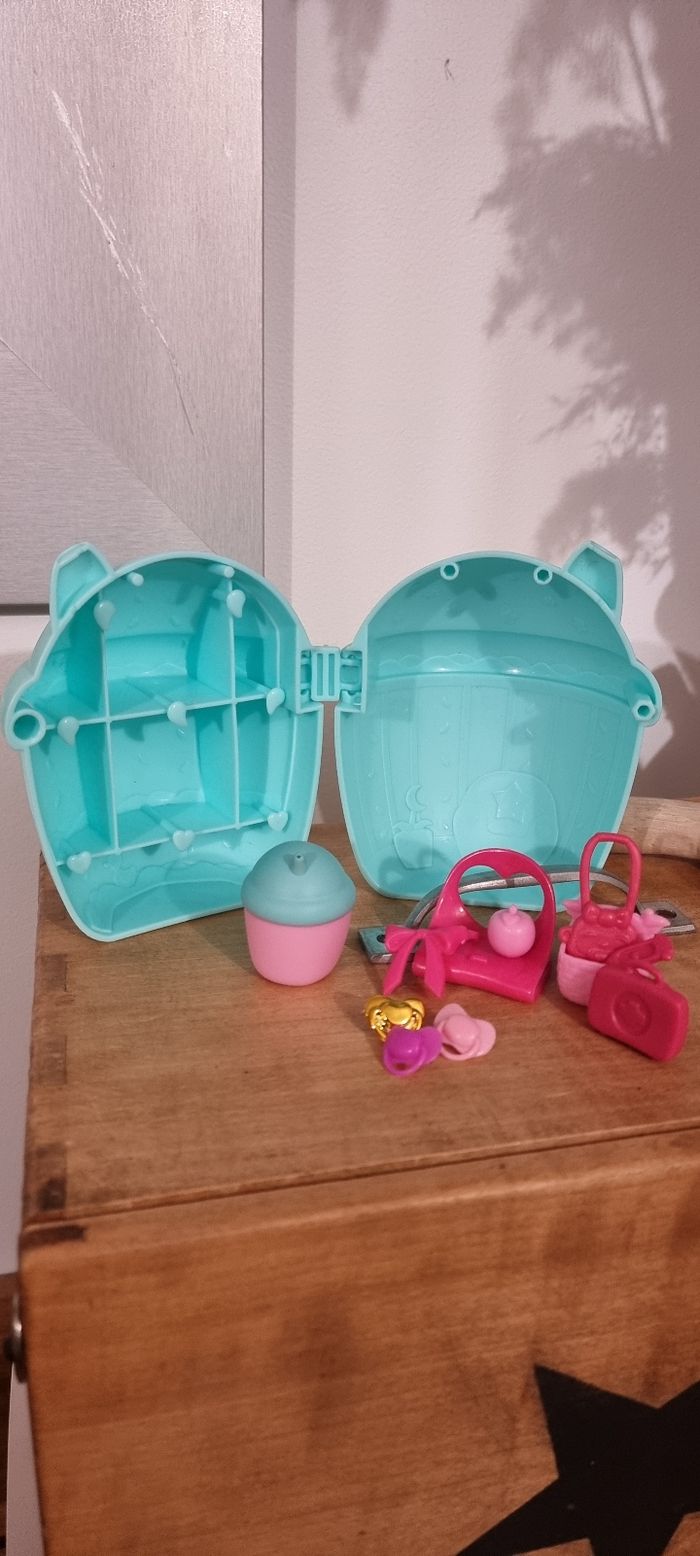 MIni bébé new born et accessoires