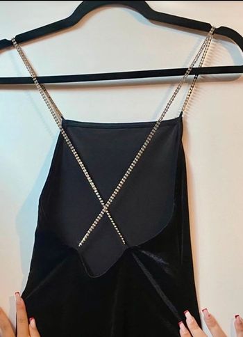 Robe noir velours à strass dos croisé