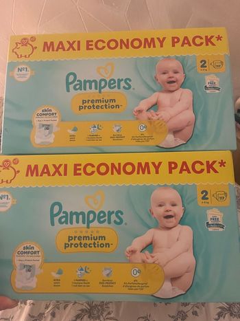 Deux carton de couches Pampers 