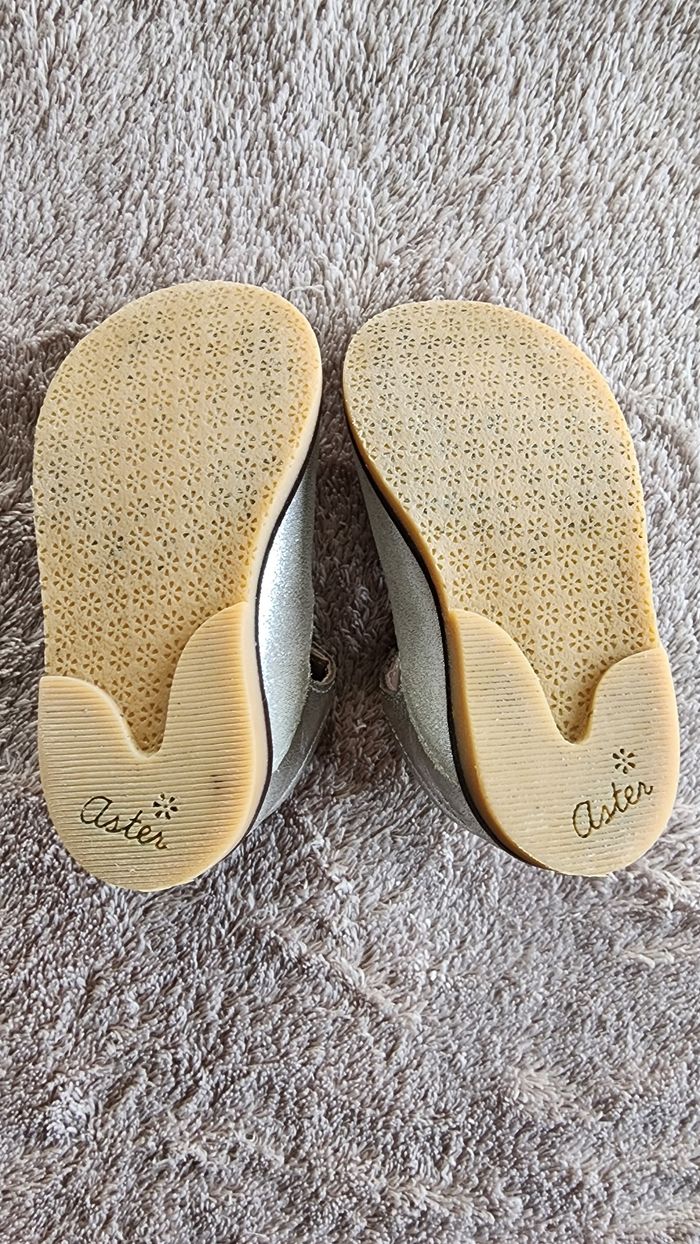 Chaussures taille 20 - photo numéro 7