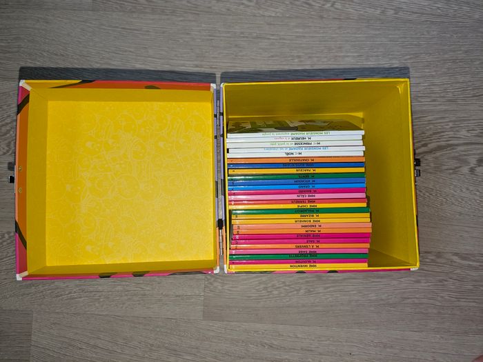 Coffret collector Monsieur Madame et lot 27 de livres - photo numéro 3