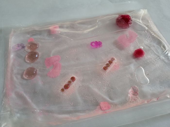 Pochettes sensorielles inspiration montessori