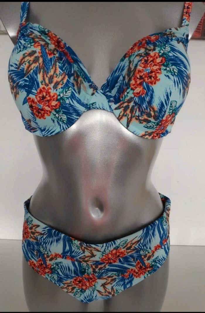 Maillot de bain fleuri Taille haute 40/100C