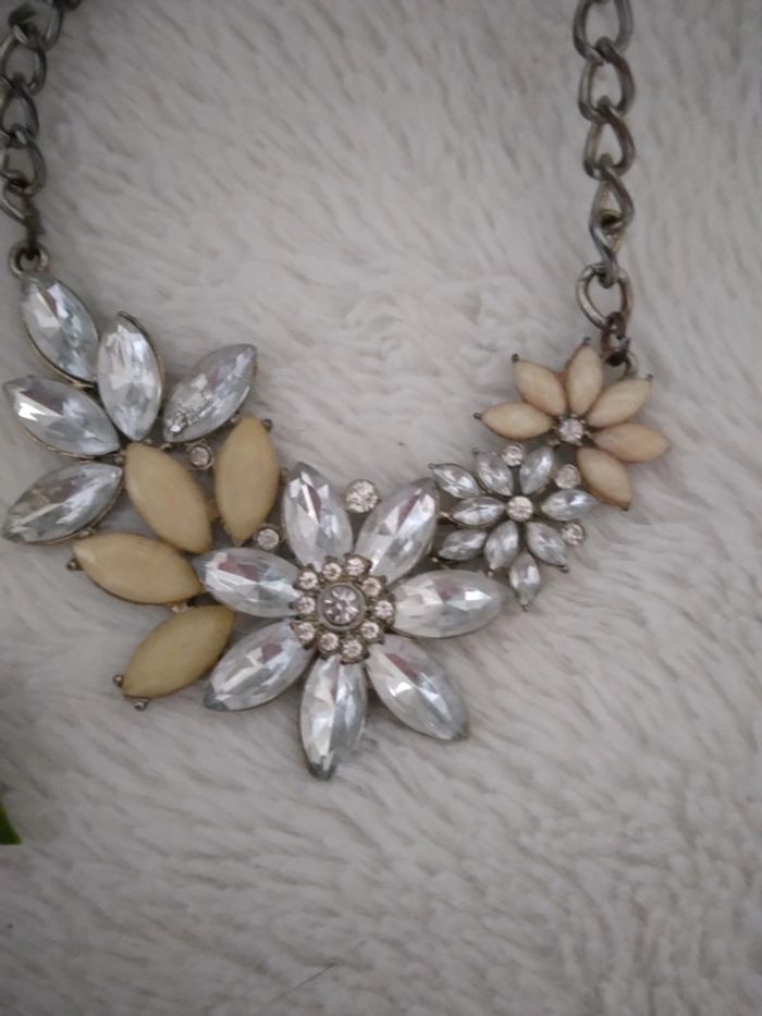 🌸Collier avec fausses pierres 🌸 - photo numéro 2