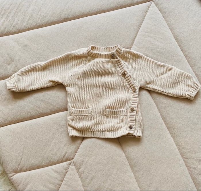 Brassière pull Kiabi beige comme neuve 1 mois