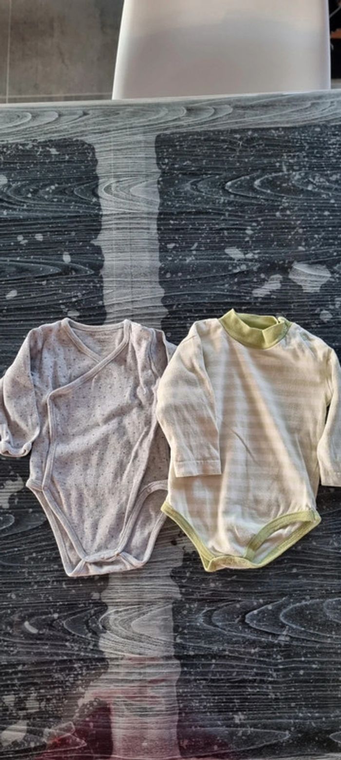 Lot de 2 bodies bébé 3 mois