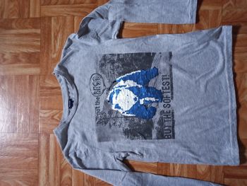 Haut  8 Ans  " Kiabi  "  TBE